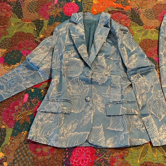 Elegant Floral Navy Blue Women's Suit Set. Raised fabric. Beautiful and classy! - Picture 6 of 7